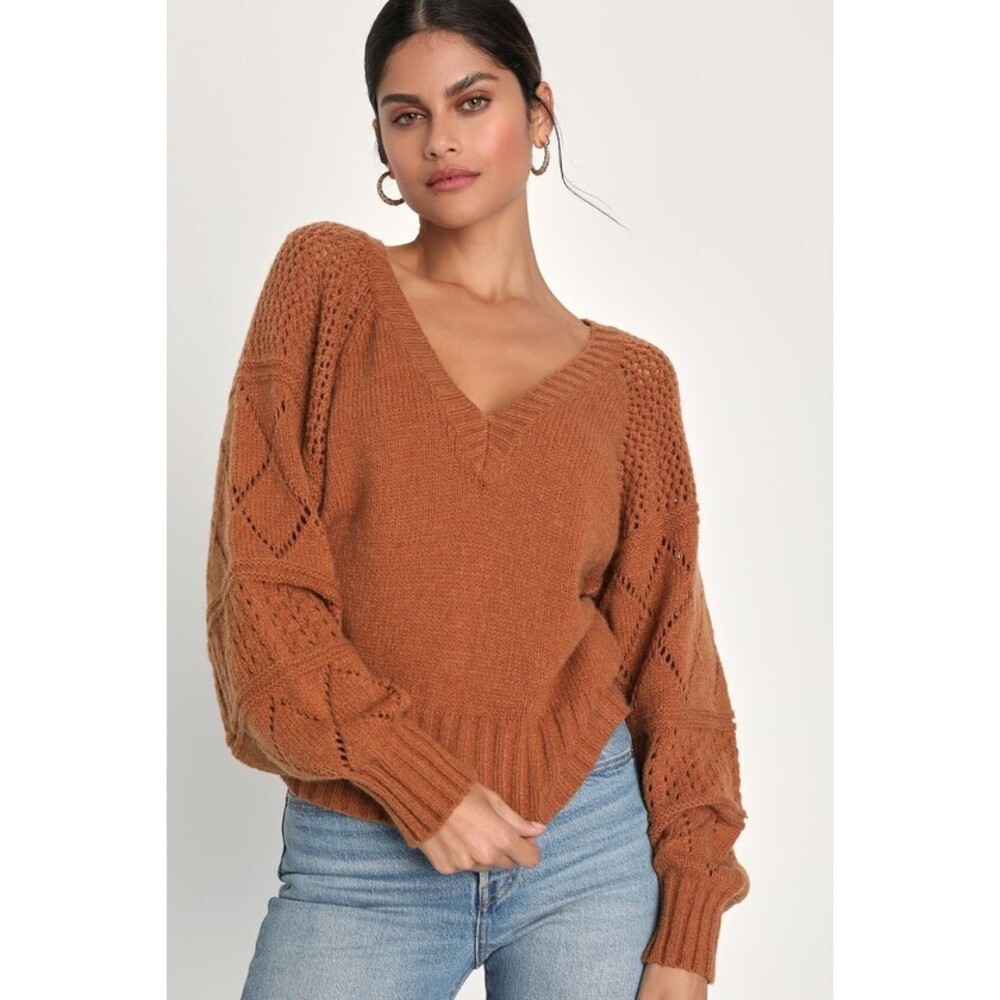 Lulus Knit V-neck Sweater - Size M

Great condition - burnt orange/ brown